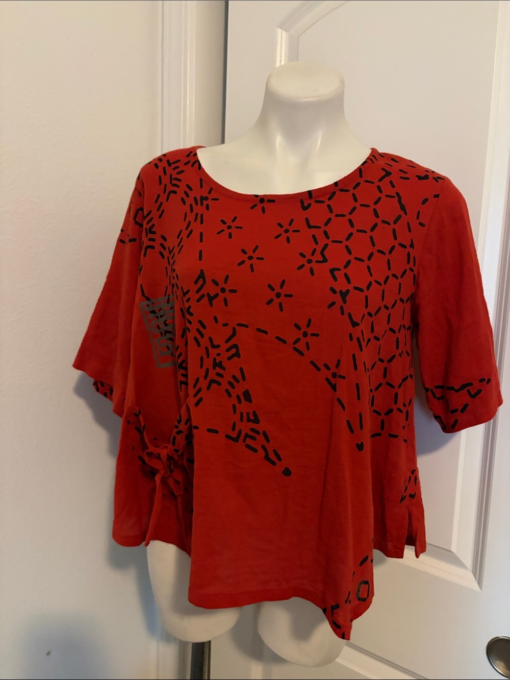 Flowy Red Short-Sleeve Printed Blouse